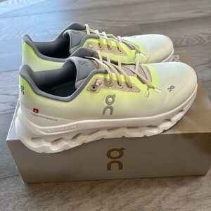 ON Cloud sneakers